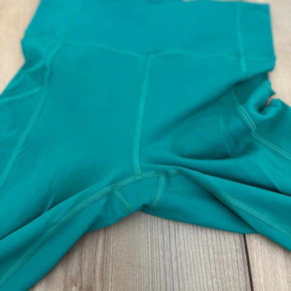 Lululemon Invigorate High-Rise Crop 23" - Picture 3 of 14